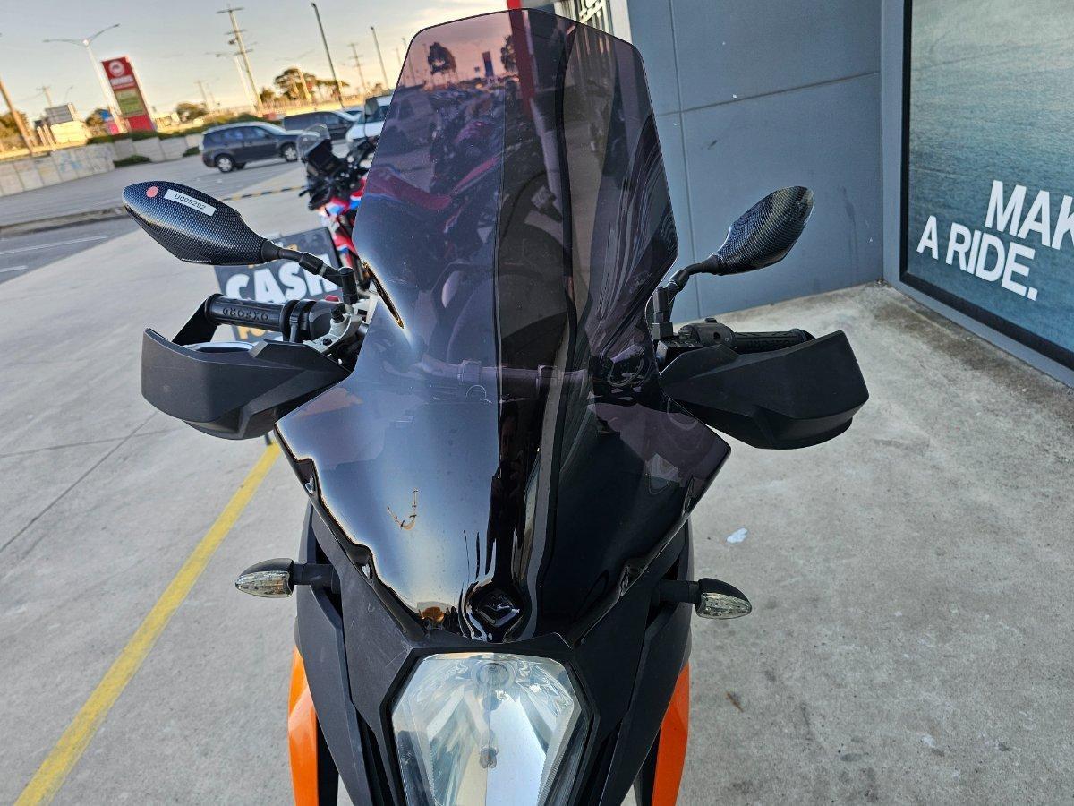 2009 KTM 990 SUPERMOTO T ROAD