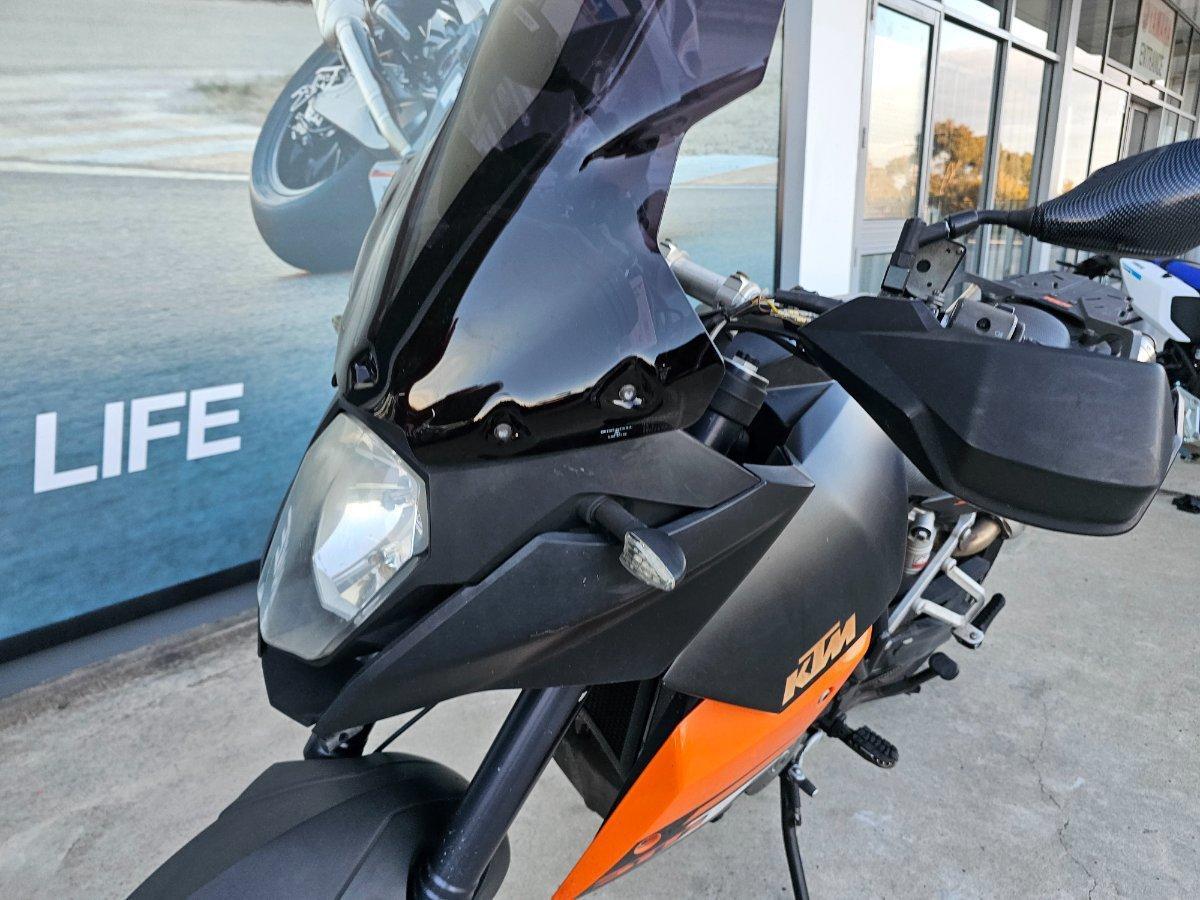 2009 KTM 990 SUPERMOTO T ROAD