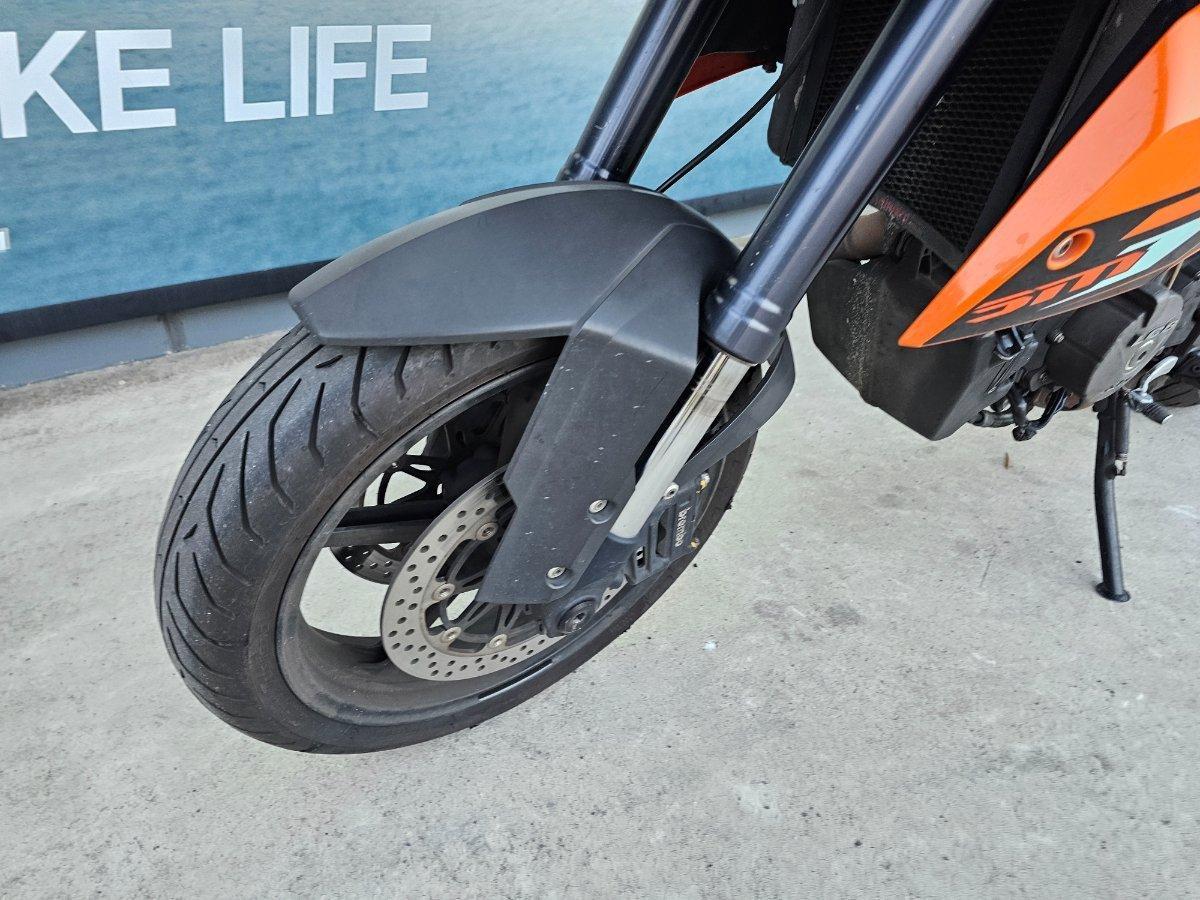 2009 KTM 990 SUPERMOTO T ROAD