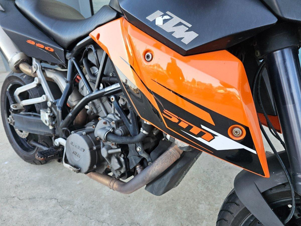 2009 KTM 990 SUPERMOTO T ROAD