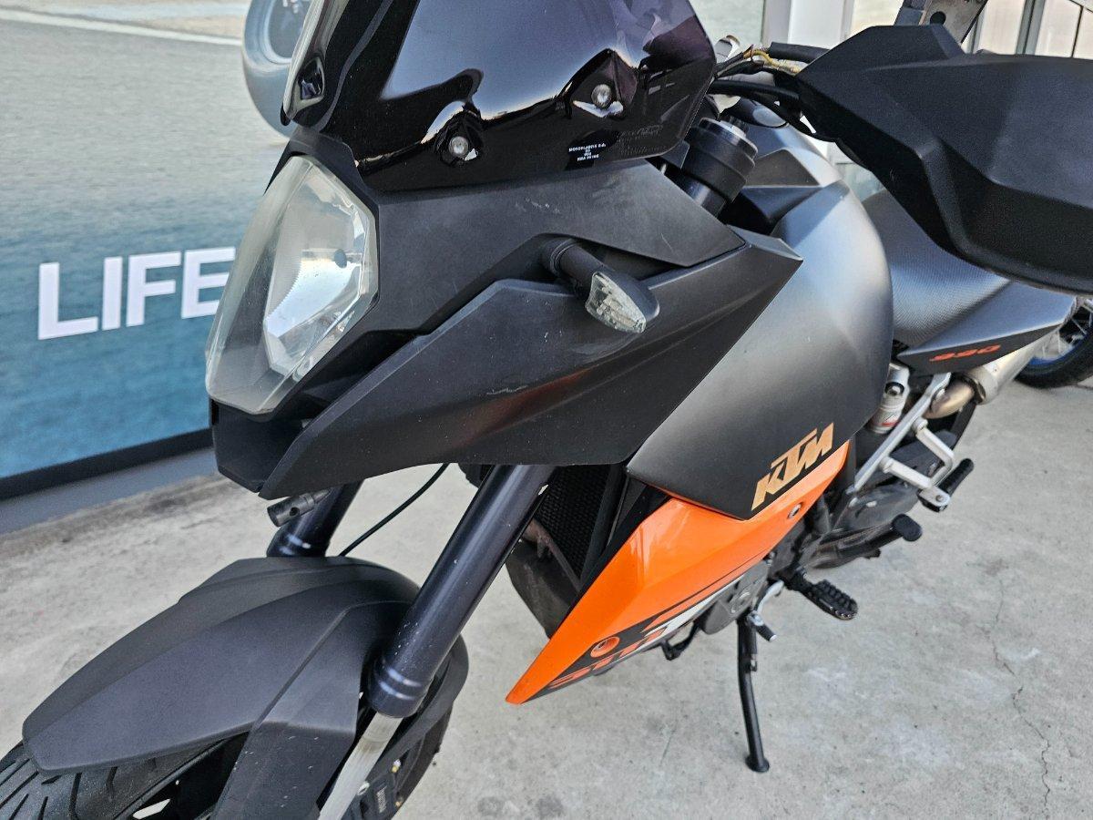 2009 KTM 990 SUPERMOTO T ROAD