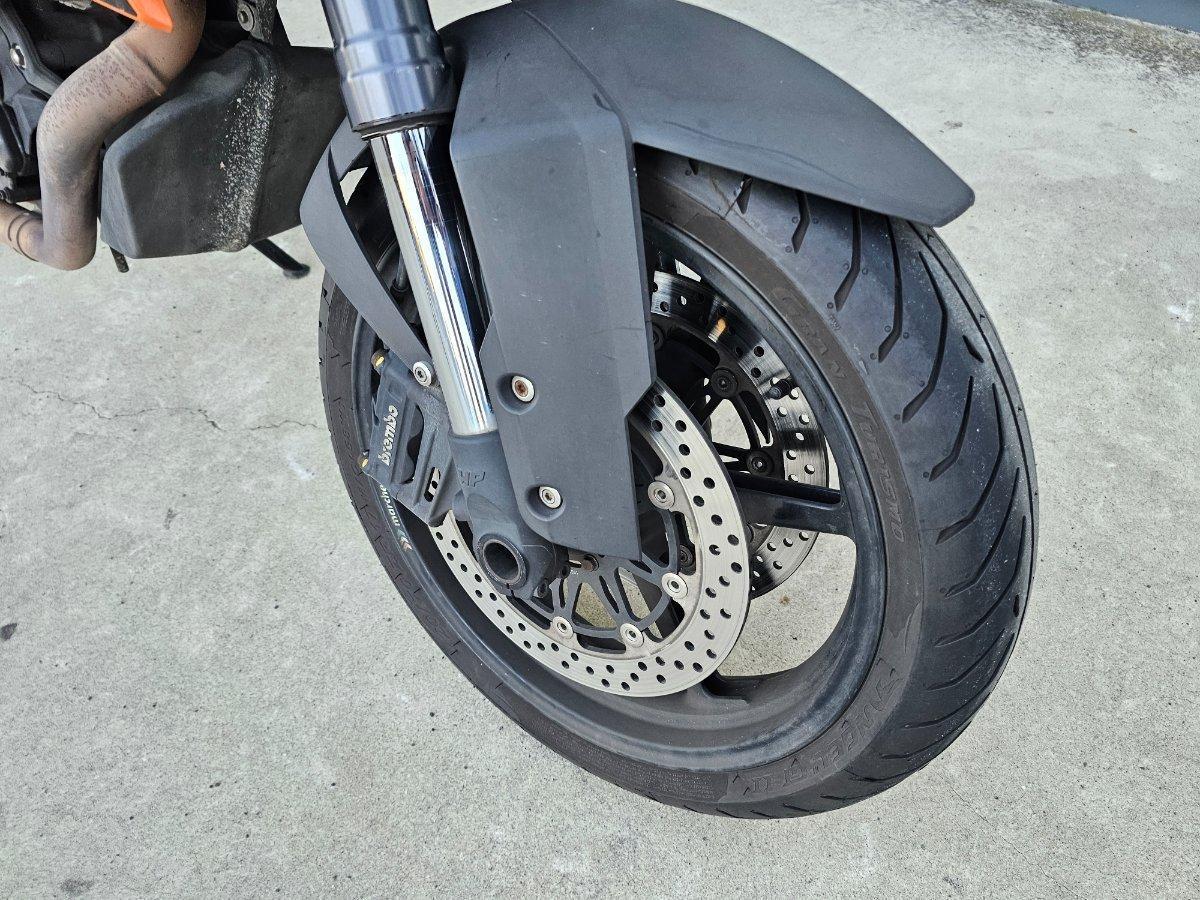 2009 KTM 990 SUPERMOTO T ROAD