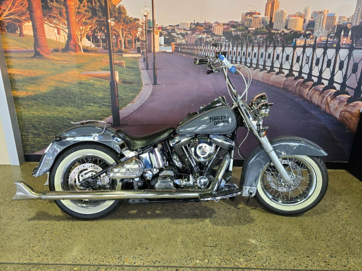 1990年代のヴィンテージ品Harley-Davidson No Reserve: Single-Family-Owned 1990 Harley-Davidson Heritage