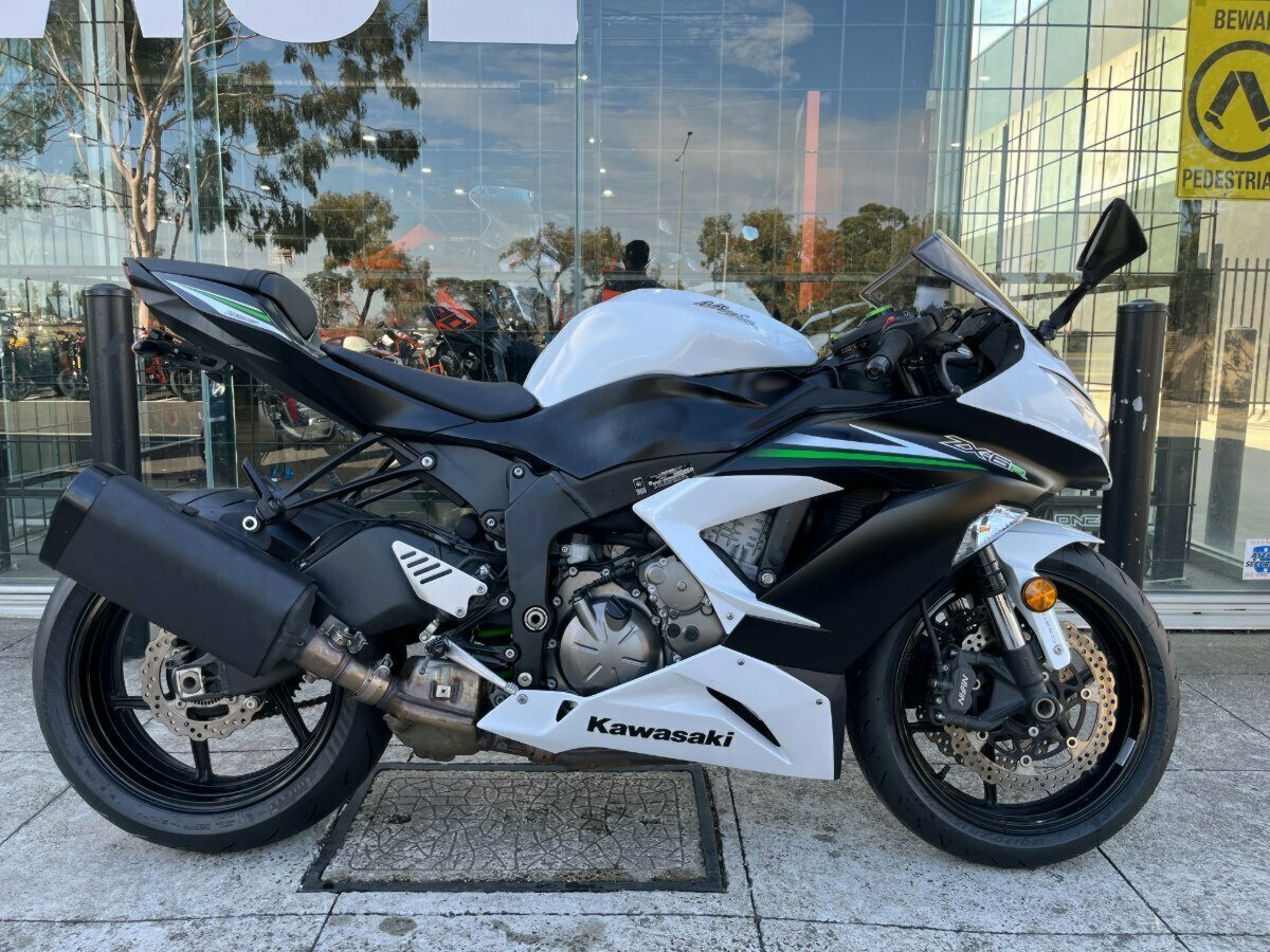 R. Kawasaki ZX-6R 600 2015 - Motorcycle specifications, reviews, photos