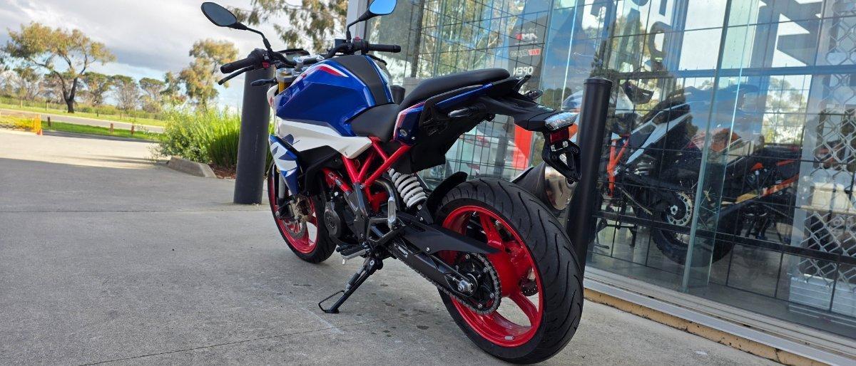 2024 BMW G 310 R SPORTS