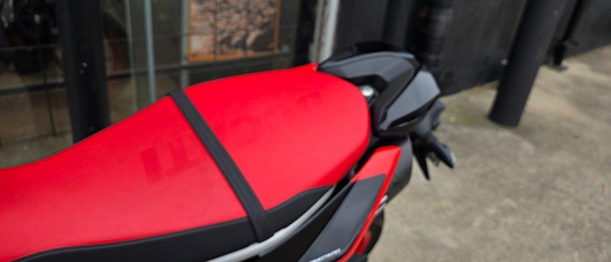 2022 DUCATI HYPERMOTARD 950 RVE DUAL SPORTS