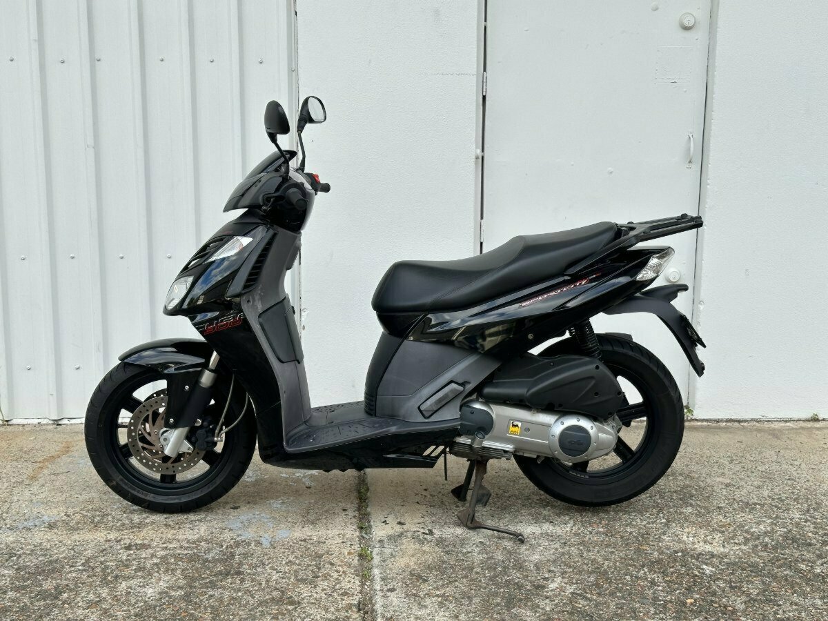 2012 APRILIA SPORTCITY CUBE 300 SCOOTER