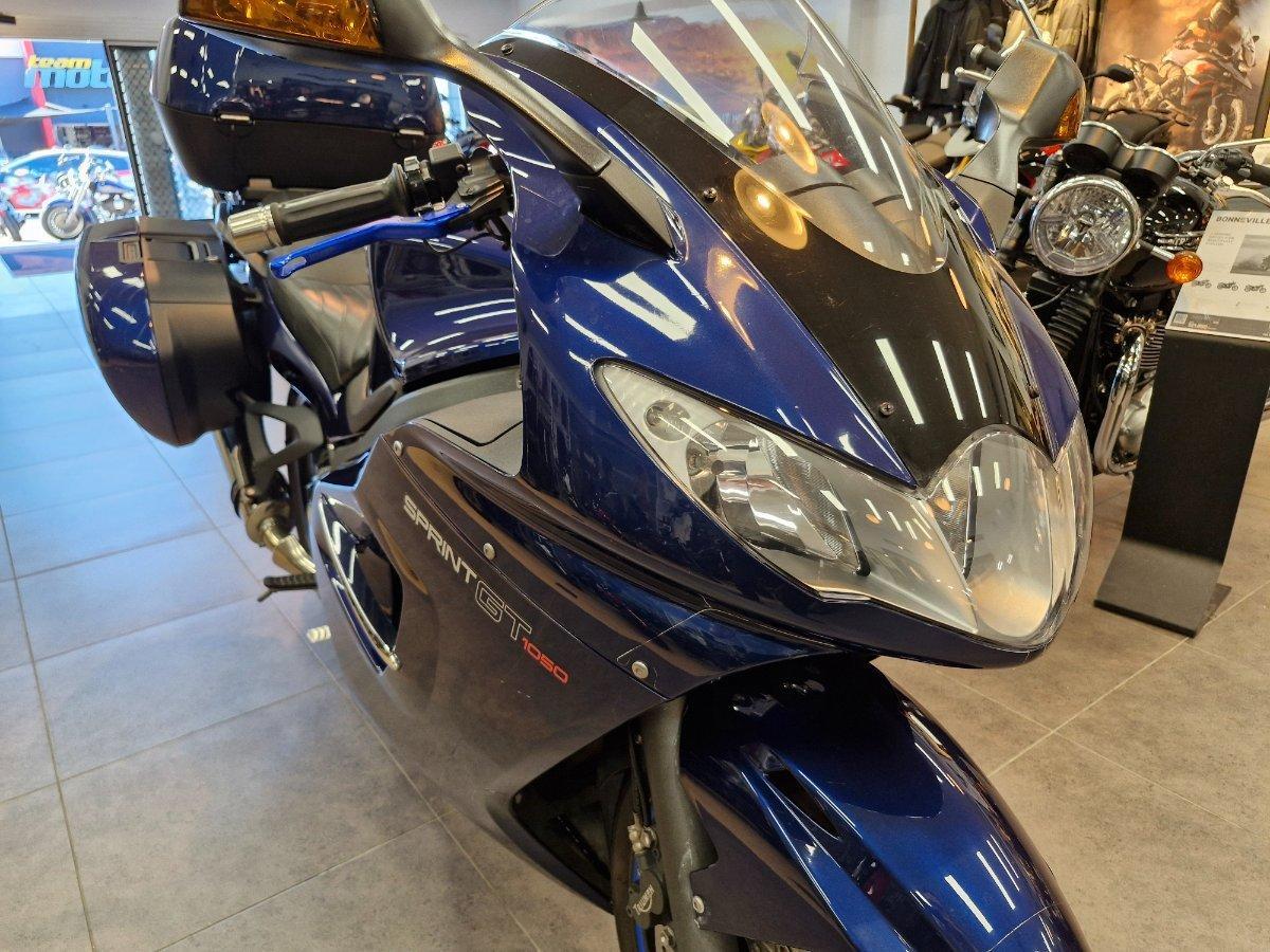2011 TRIUMPH SPRINT GT SPORTS