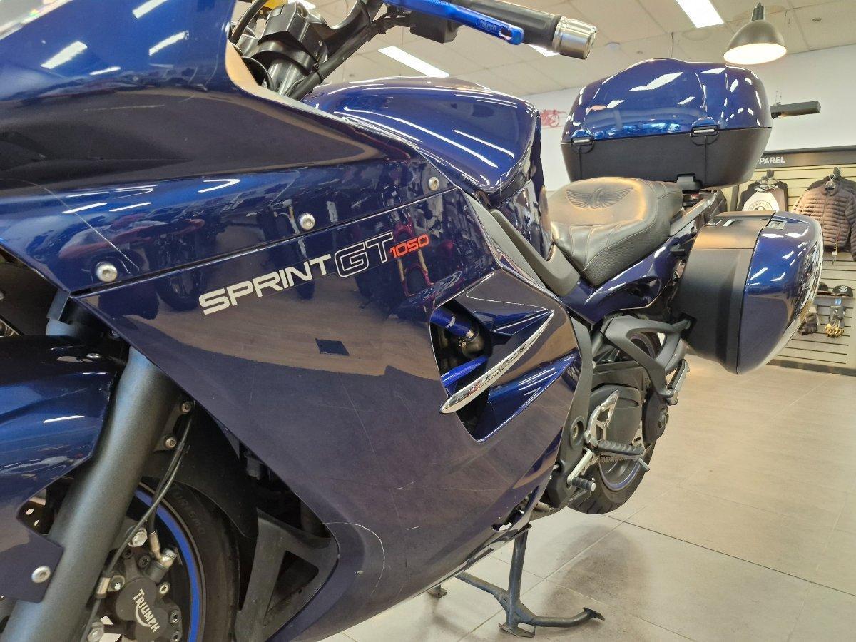 2011 TRIUMPH SPRINT GT SPORTS