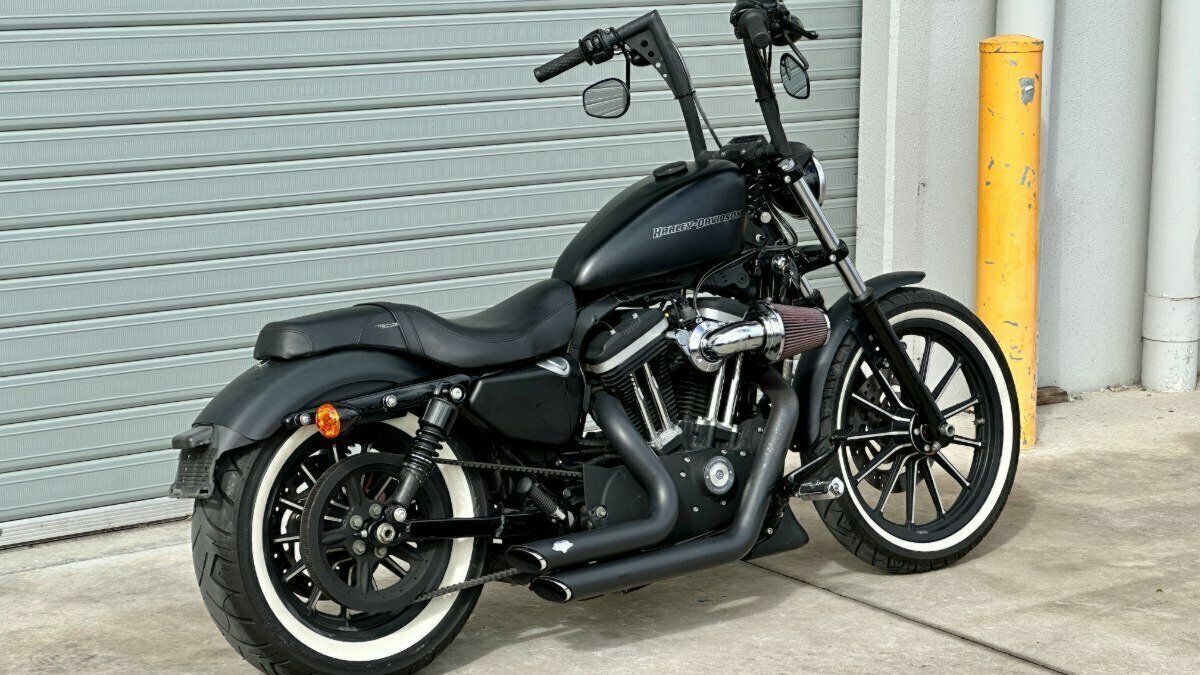 2010 HARLEY-DAVIDSON XL883 IRON 883 CRUISER
