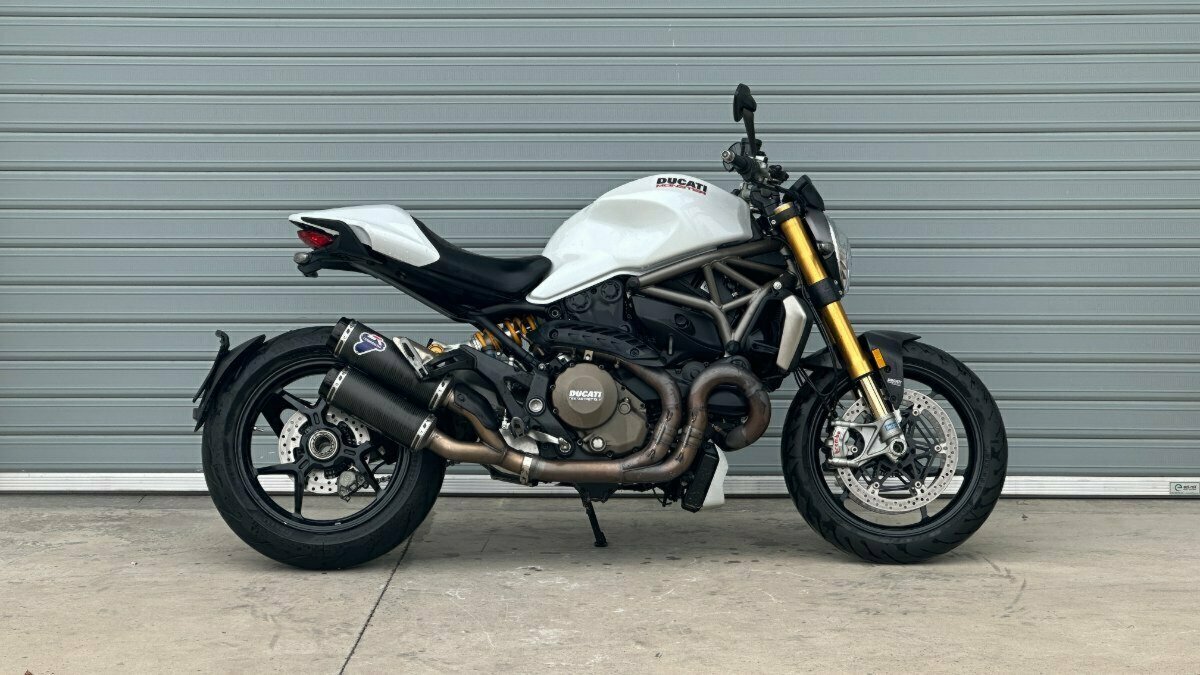 2015 DUCATI MONSTER 1200