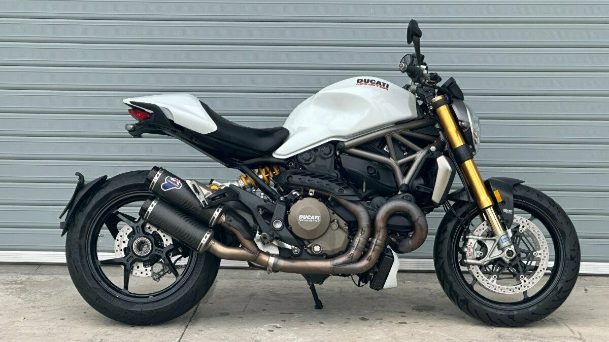 2015 DUCATI MONSTER 1200