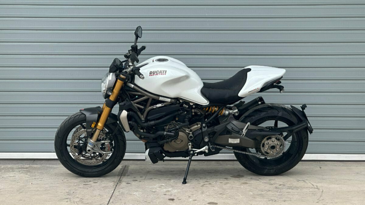 2015 DUCATI MONSTER 1200