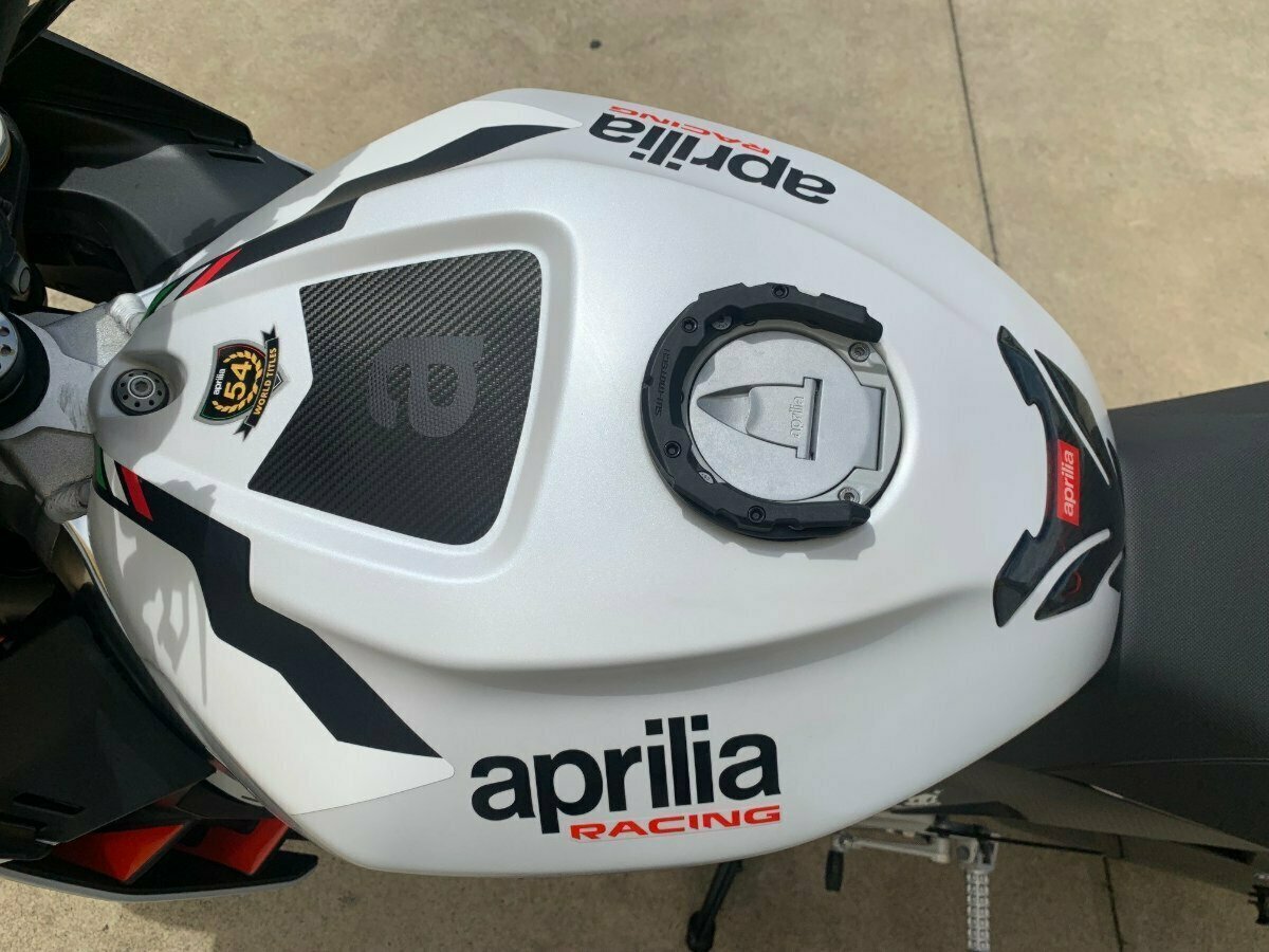2022 APRILIA TUONO V4 SPORTS