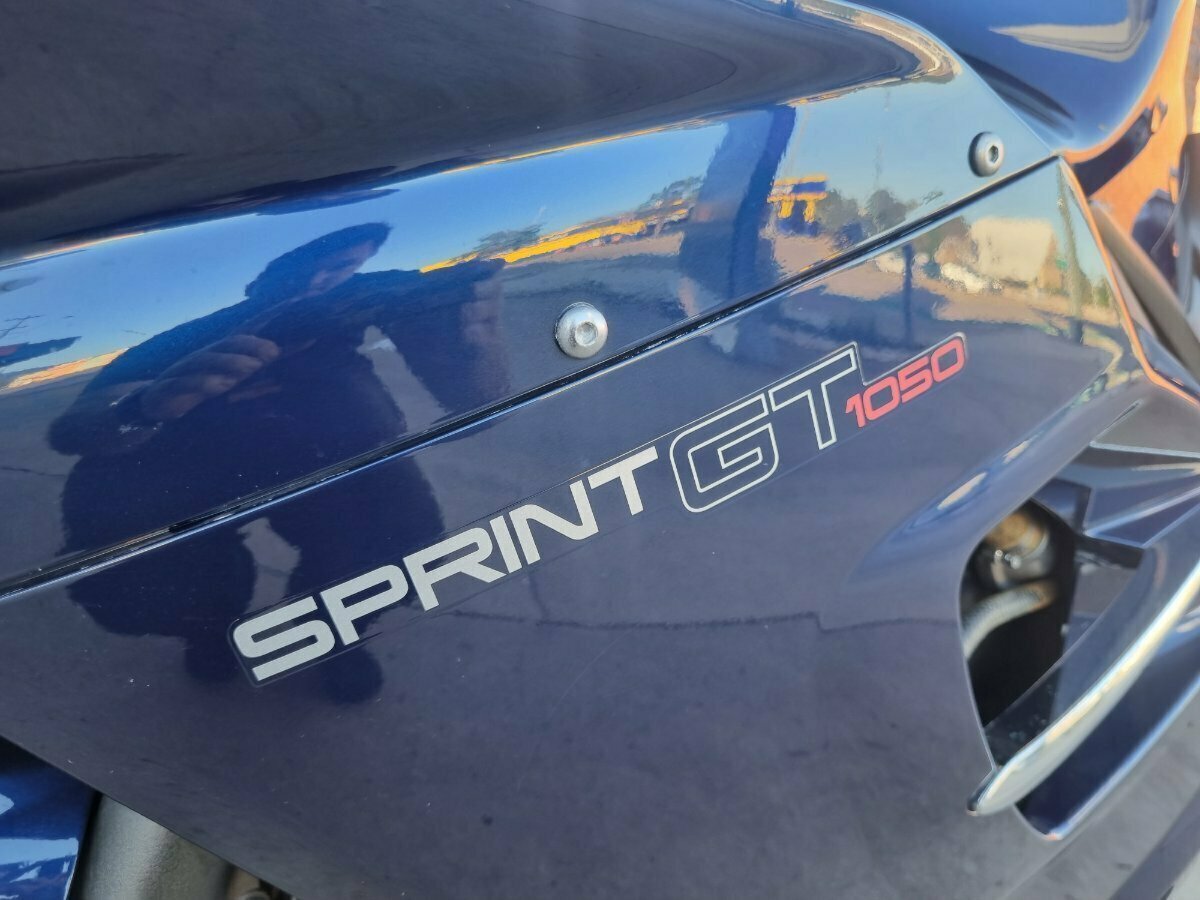 2011 TRIUMPH SPRINT GT SPORTS