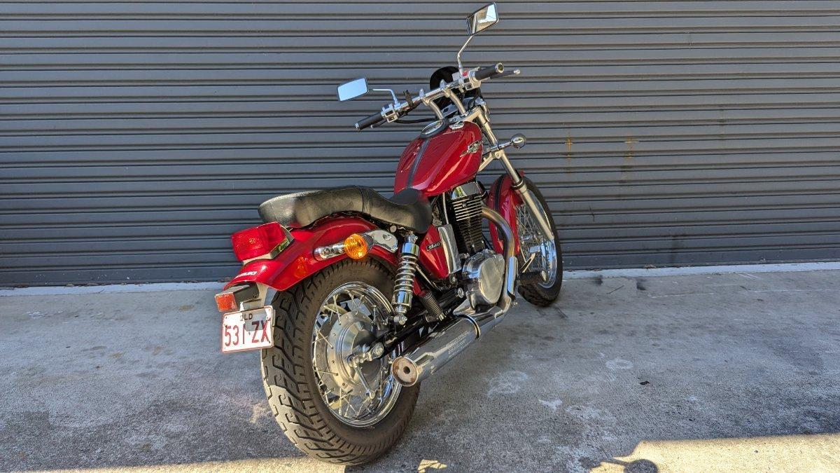 2015 SUZUKI BOULEVARD S40 (LS650) CRUISER