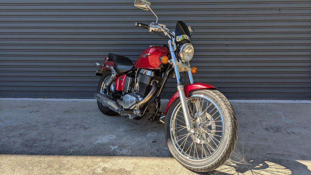 2015 SUZUKI BOULEVARD S40 (LS650) CRUISER
