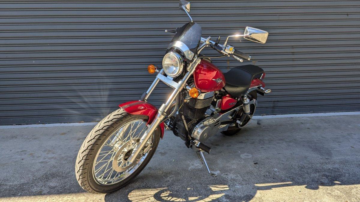 2015 SUZUKI BOULEVARD S40 (LS650) CRUISER