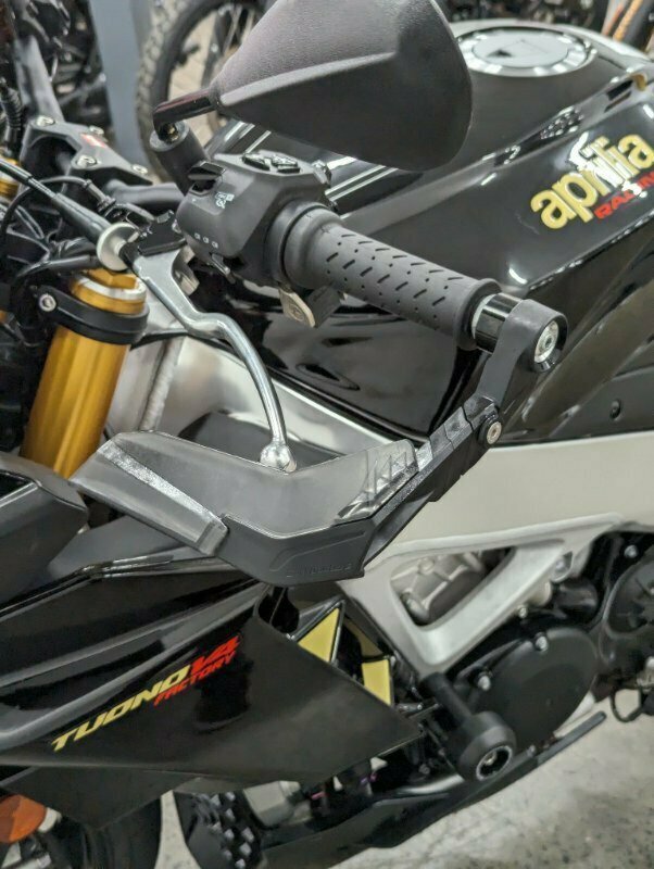 2022 APRILIA TUONO V4 SPORTS