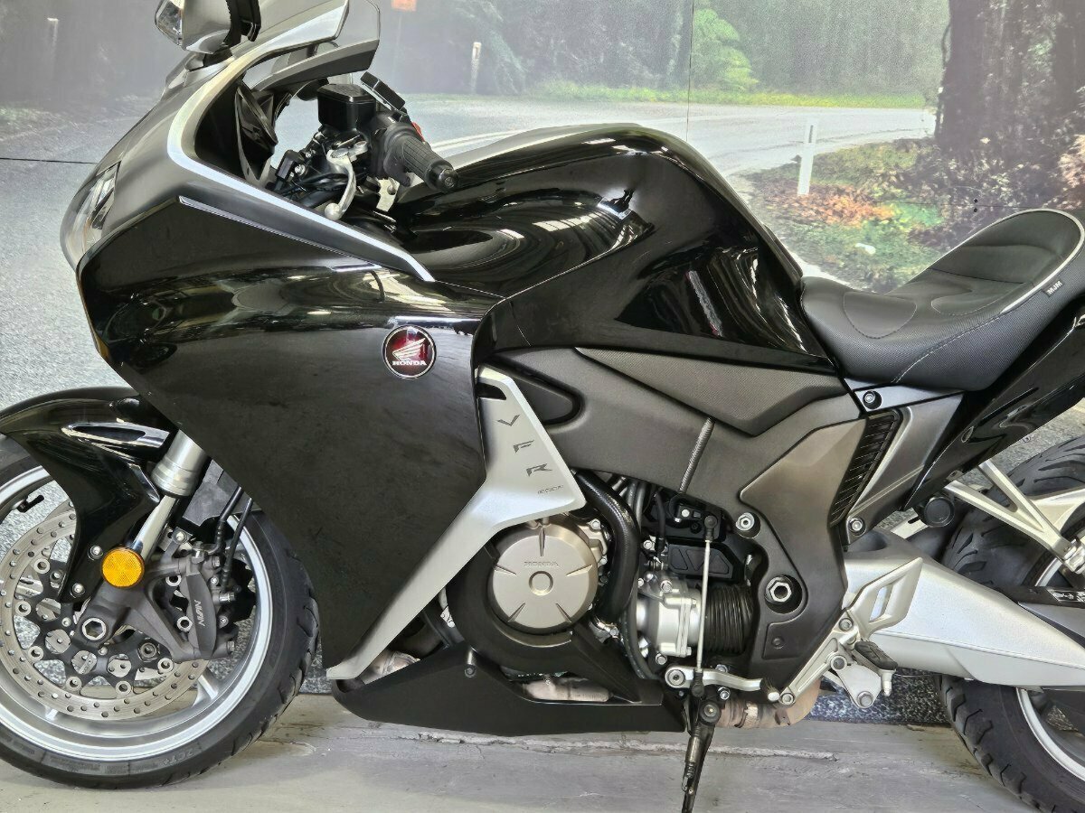 2016 HONDA VFR1200F (ABS)