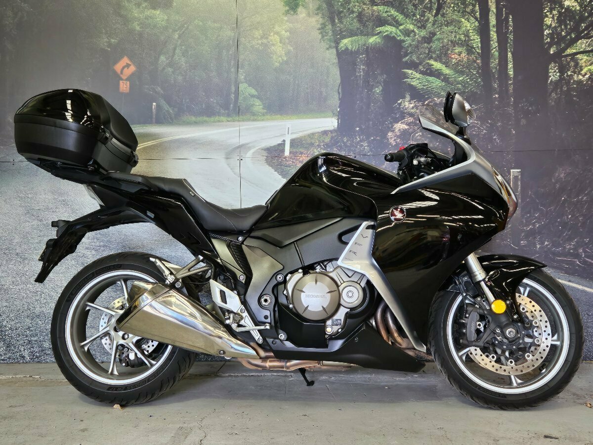 2016 HONDA VFR1200F (ABS)