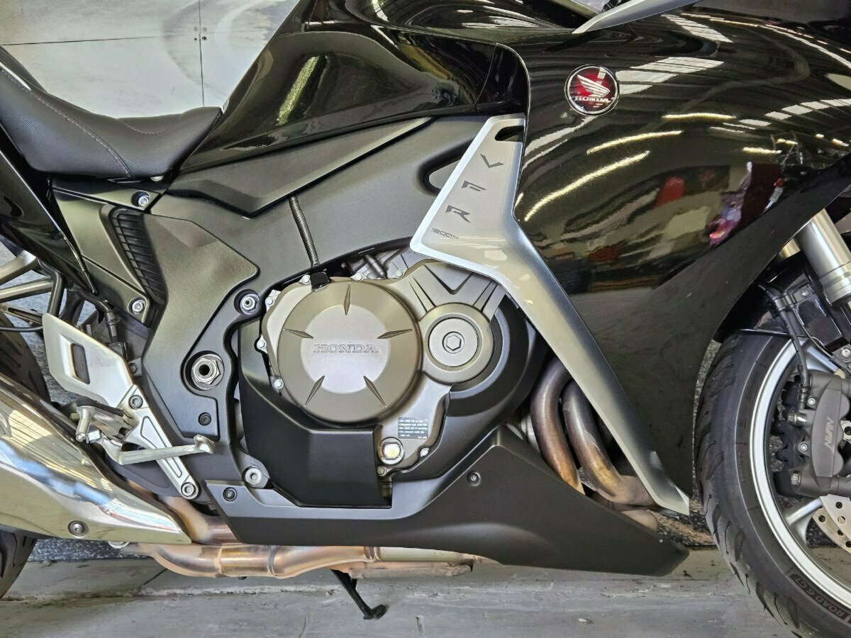 2016 HONDA VFR1200F (ABS)