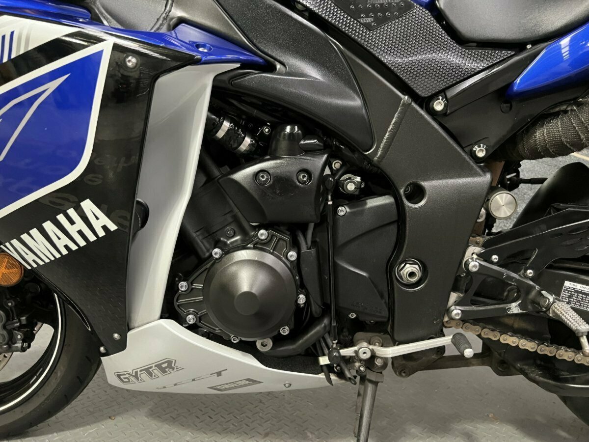 2013 YAMAHA YZF-R1 SPORTS