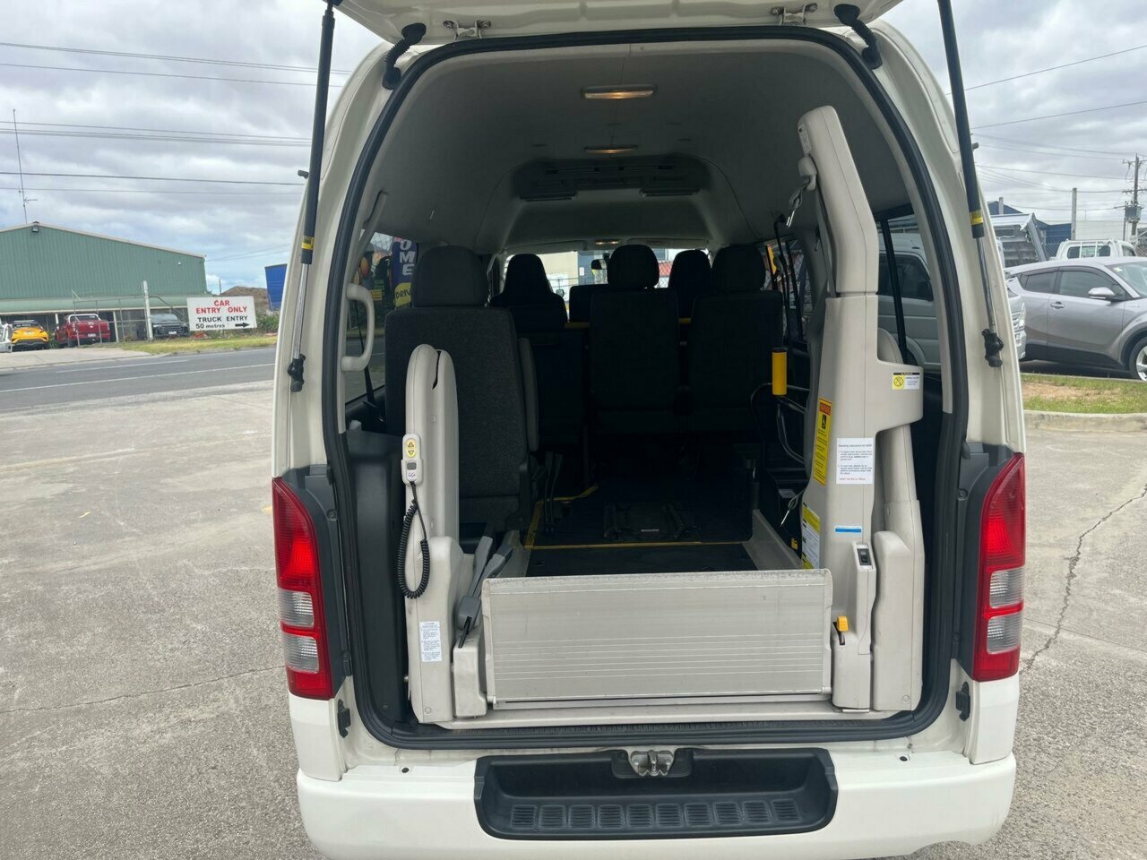 2013 TOYOTA HIACE LWB WHEELCHAIR VAN AUTOMATIC 4D VAN