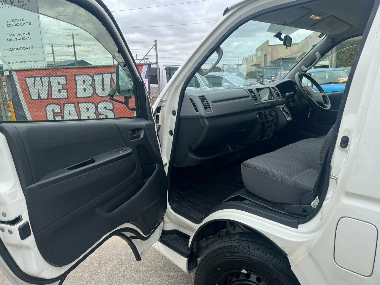 2013 TOYOTA HIACE LWB WHEELCHAIR VAN AUTOMATIC 4D VAN