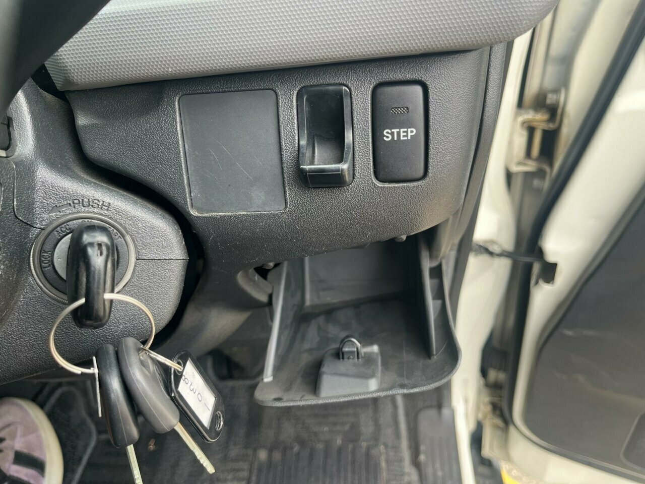 2013 TOYOTA HIACE LWB WHEELCHAIR VAN AUTOMATIC 4D VAN