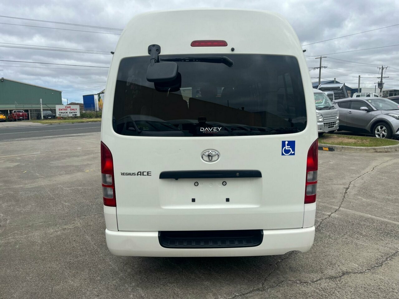2013 TOYOTA HIACE LWB WHEELCHAIR VAN AUTOMATIC 4D VAN