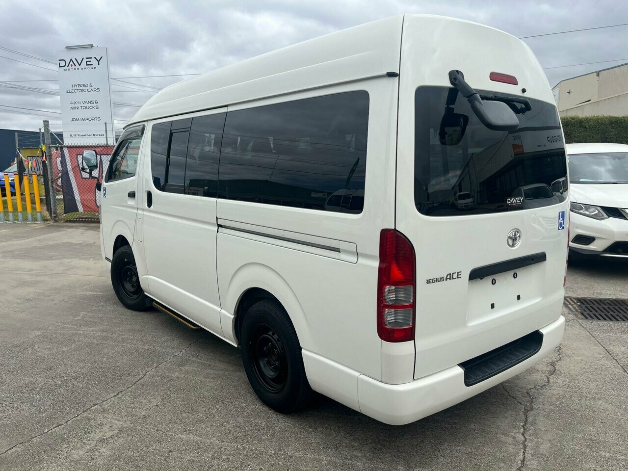 2013 TOYOTA HIACE LWB WHEELCHAIR VAN AUTOMATIC 4D VAN