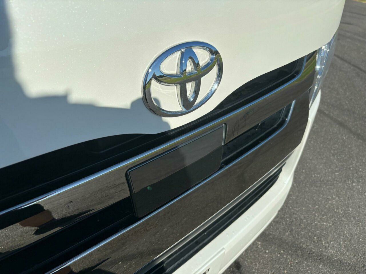 2018 TOYOTA HIACE SUPER GL DARK PRIME 4WD AUTOMATIC 5D VAN