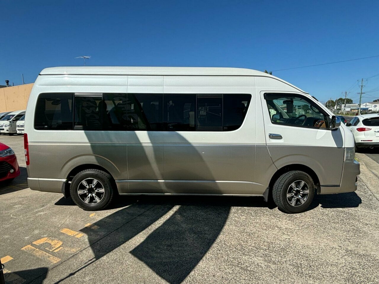 2012 TOYOTA HIACE GRAND CABIN 4WD AUTOMATIC 4D COACH