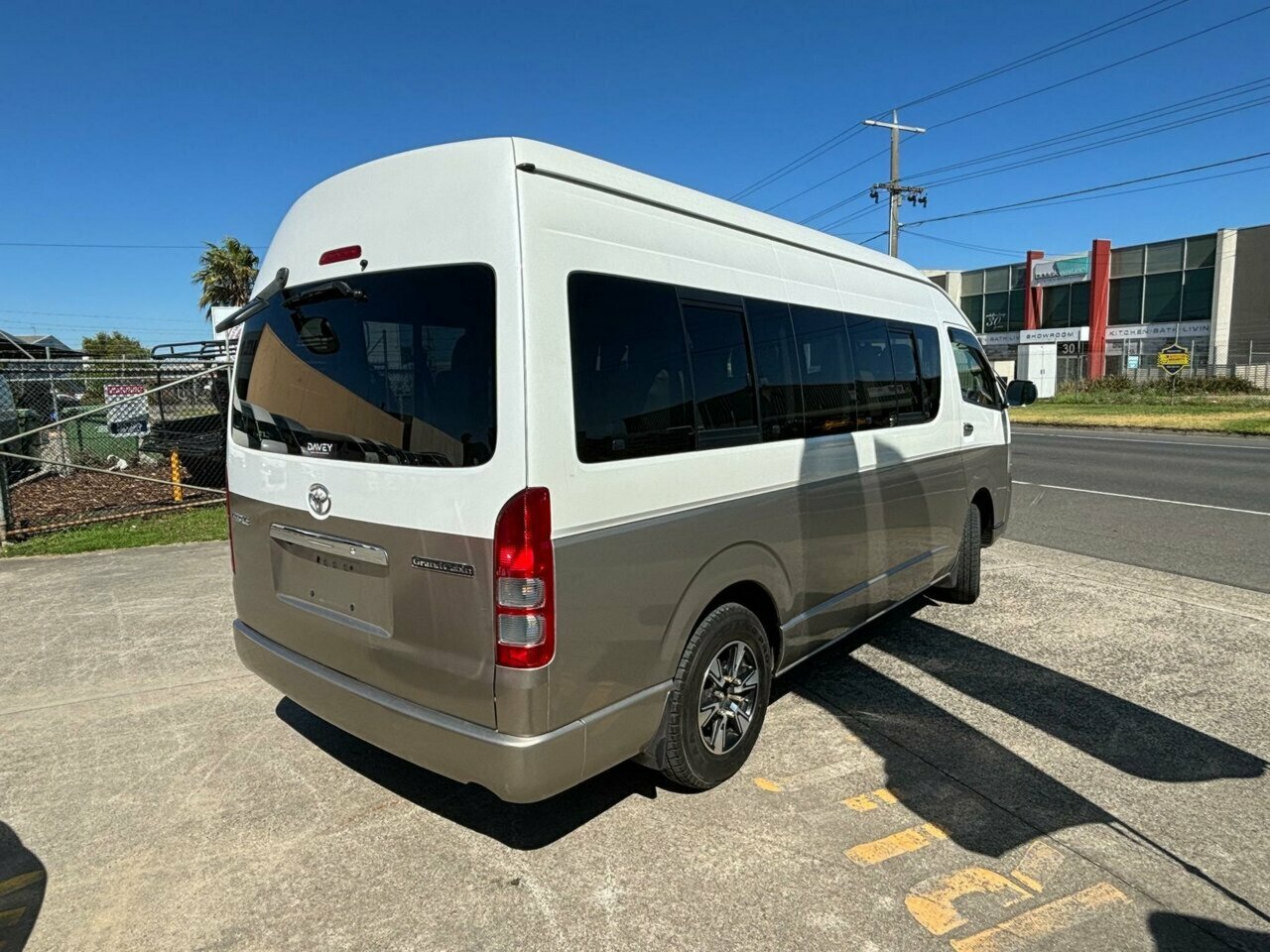 2012 TOYOTA HIACE GRAND CABIN 4WD AUTOMATIC 4D COACH