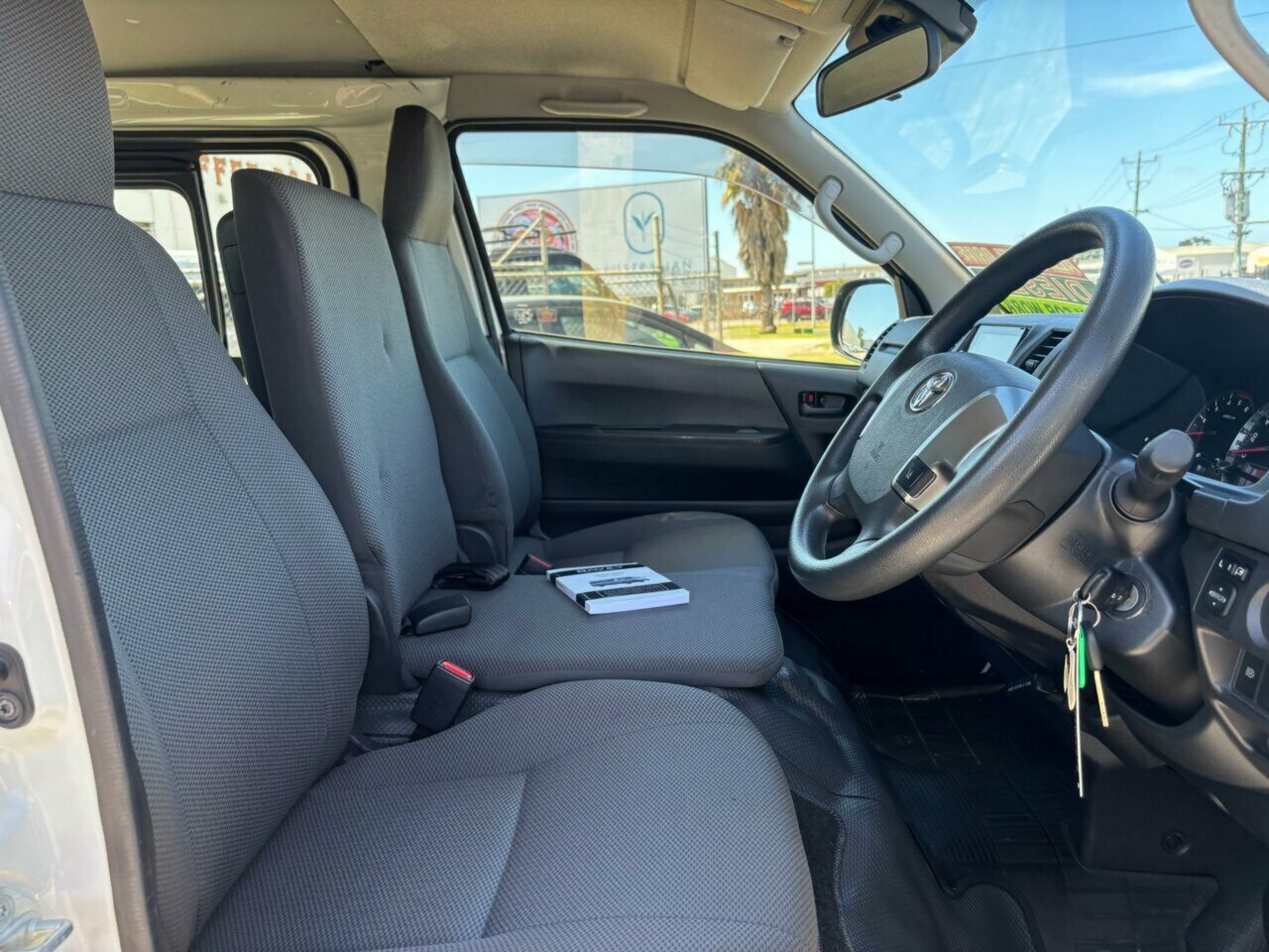 2018 TOYOTA HIACE LWB 4WD AUTOMATIC 5D VAN