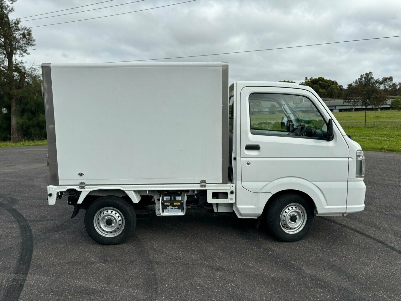 2019 SUZUKI CARRY AUTOMATIC 2D MINI FRIDGE TRUCK