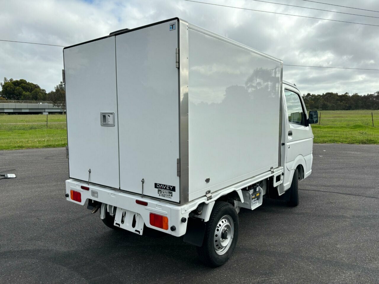 2019 SUZUKI CARRY AUTOMATIC 2D MINI FRIDGE TRUCK