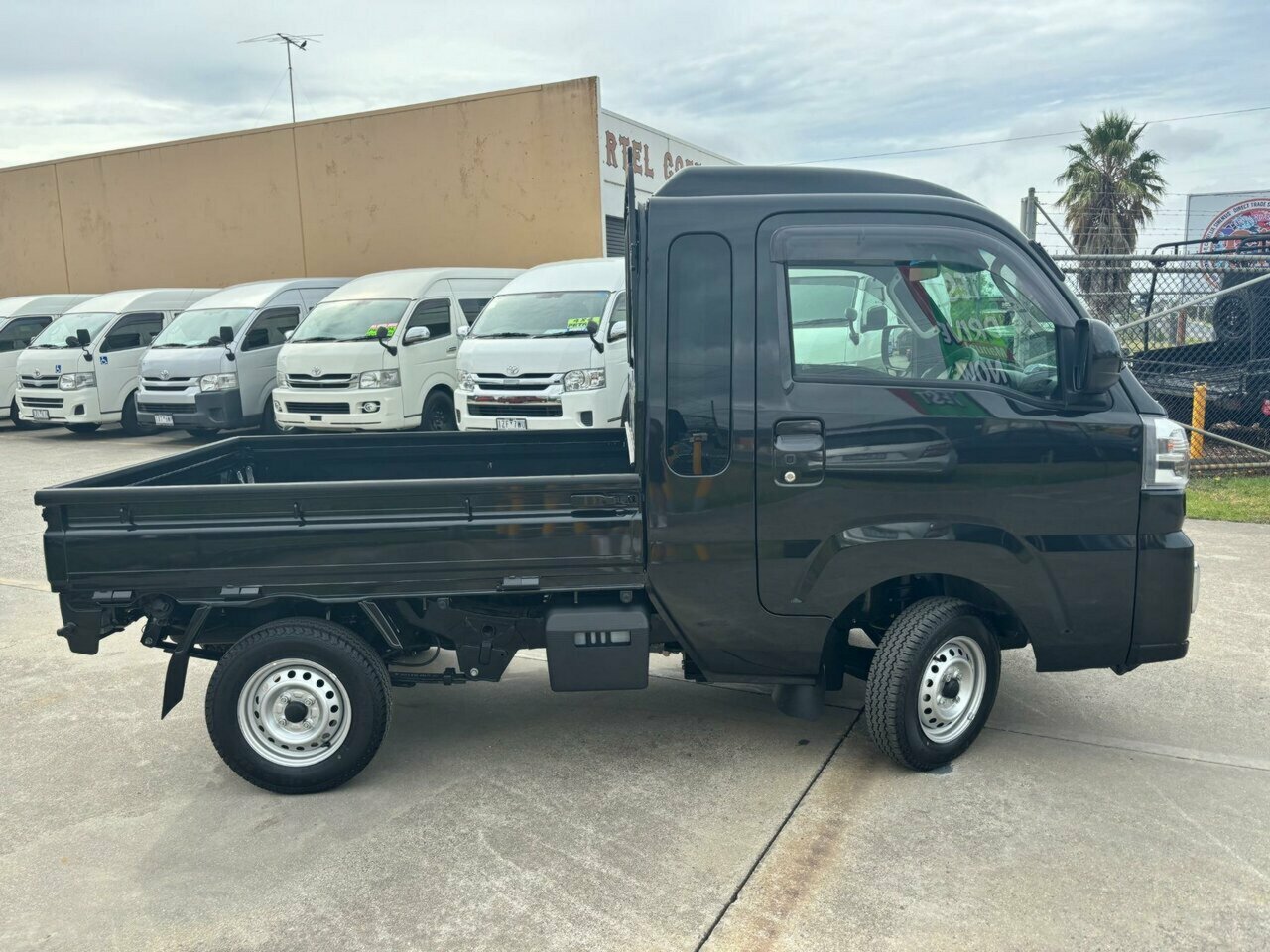 2022 DAIHATSU HIJET JUMBO EXTRA 4WD 5 SPEED MANUAL 2D MINI TRUCK