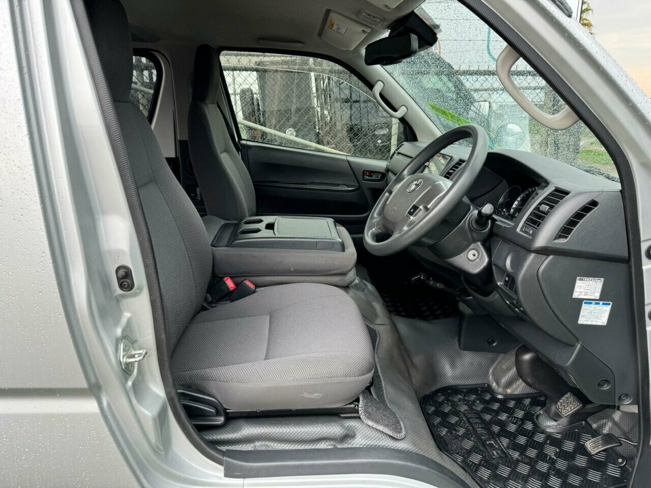 2018 TOYOTA HIACE LWB AUTOMATIC 4D VAN