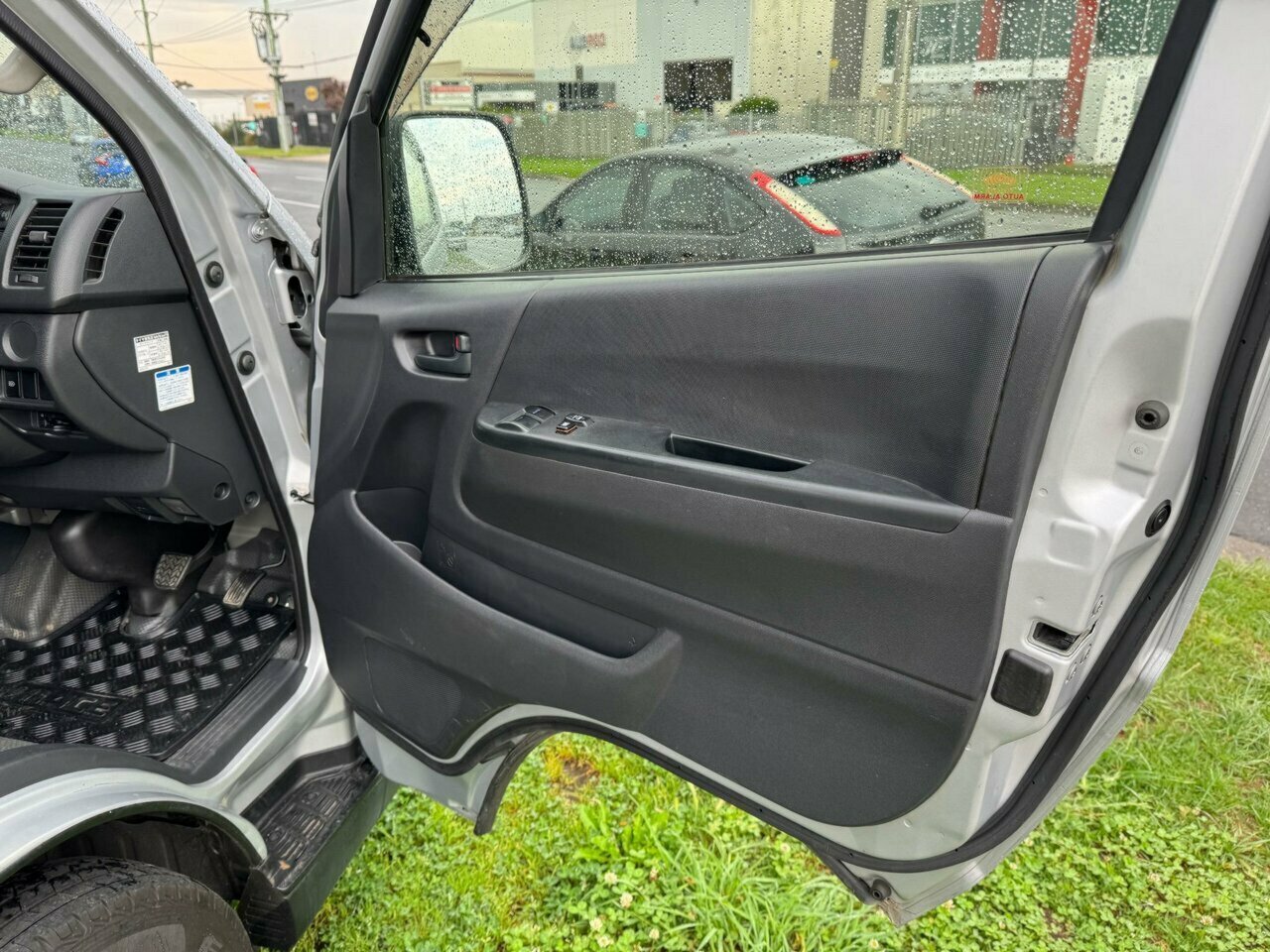 2018 TOYOTA HIACE LWB AUTOMATIC 4D VAN