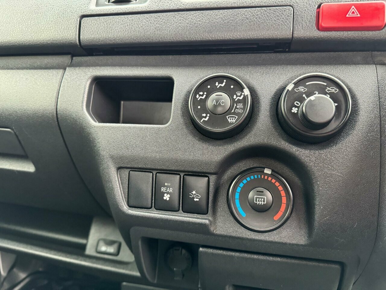 2018 TOYOTA HIACE LWB AUTOMATIC 4D VAN