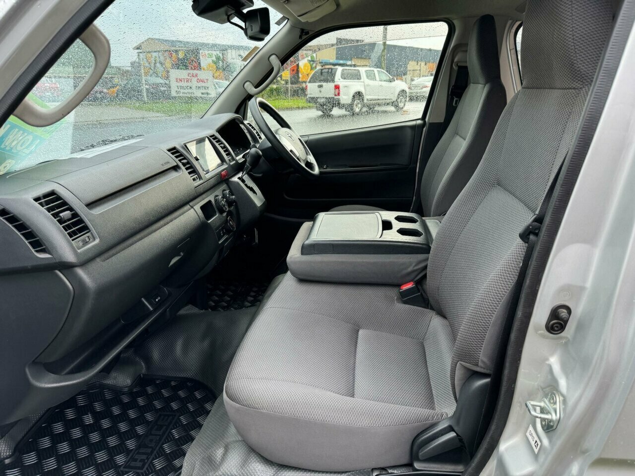 2018 TOYOTA HIACE LWB AUTOMATIC 4D VAN