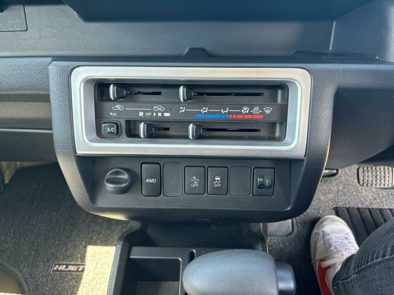 2020 DAIHATSU HIJET JUMBO SA IIIT 4WD AUTOMATIC 2D MINI-TRUCK