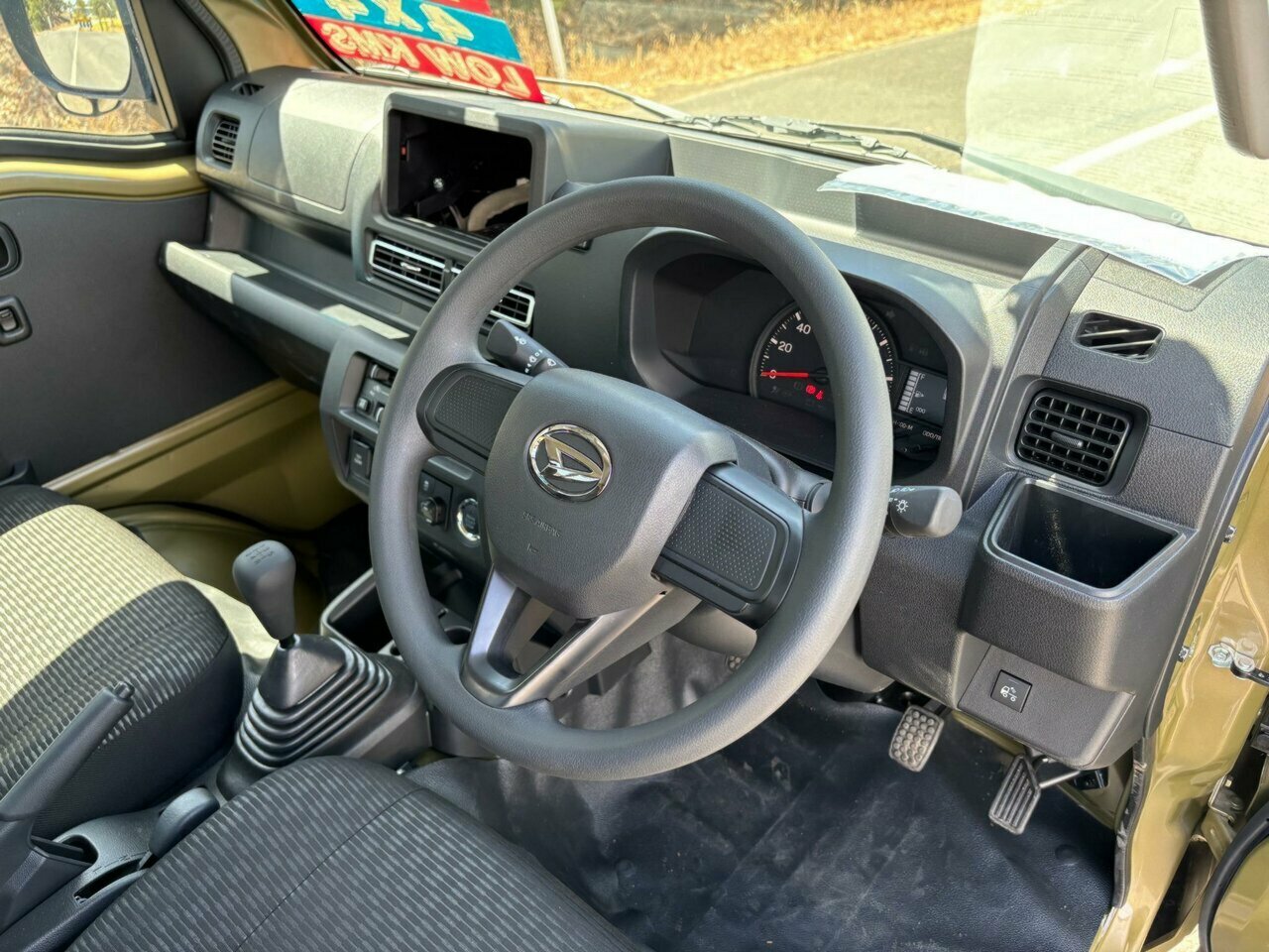 2022 DAIHATSU HIJET JUMBO EXTRA 4WD 5 SPEED MANUAL 2D MINI TRUCK