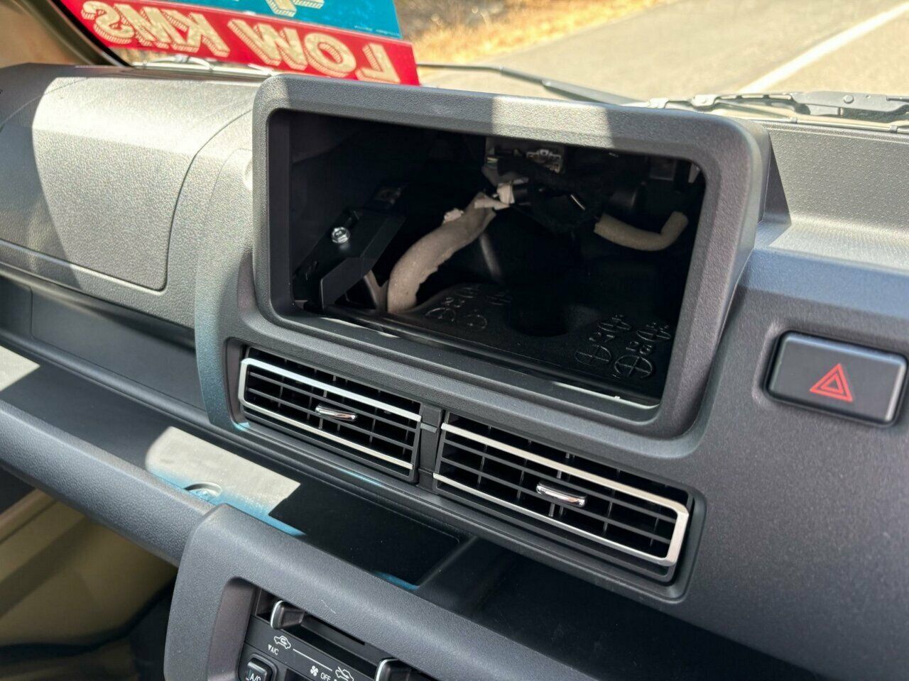 2022 DAIHATSU HIJET JUMBO EXTRA 4WD 5 SPEED MANUAL 2D MINI TRUCK