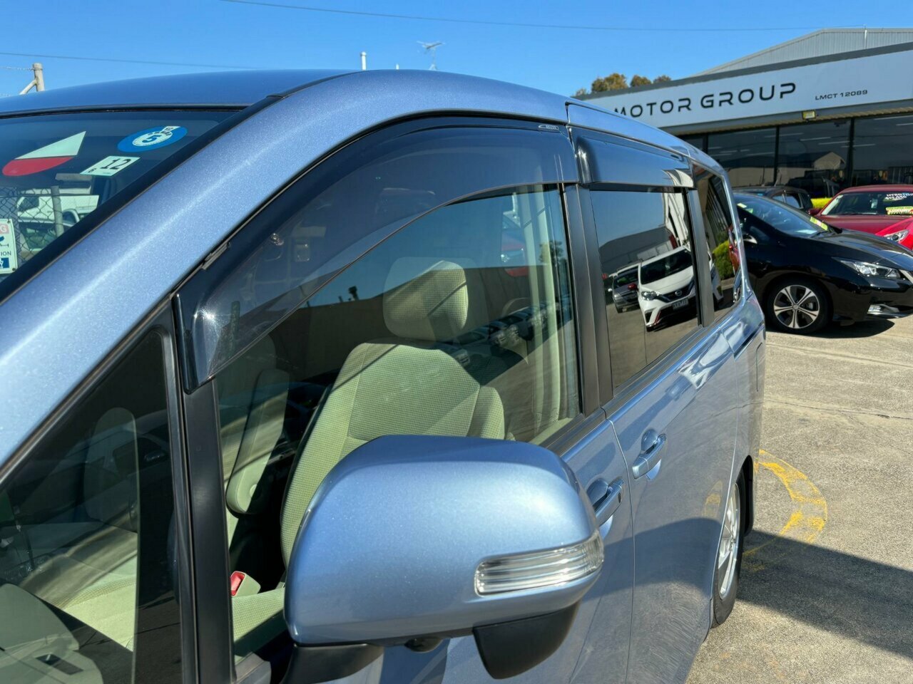2007 TOYOTA NOAH WHEELCHAIR PETROL 8D COACH