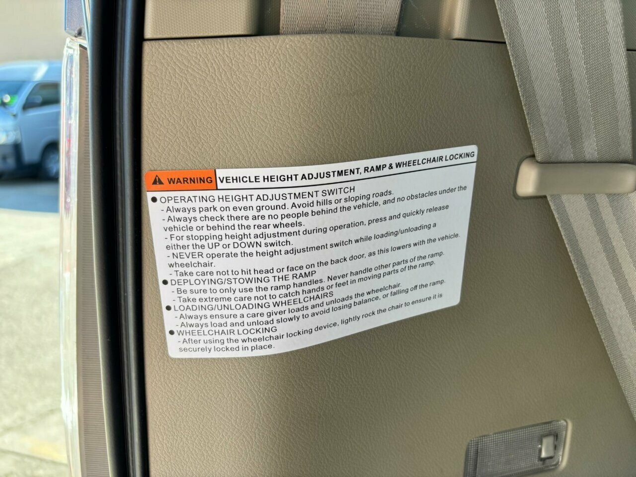 2007 TOYOTA NOAH WHEELCHAIR PETROL 8D COACH