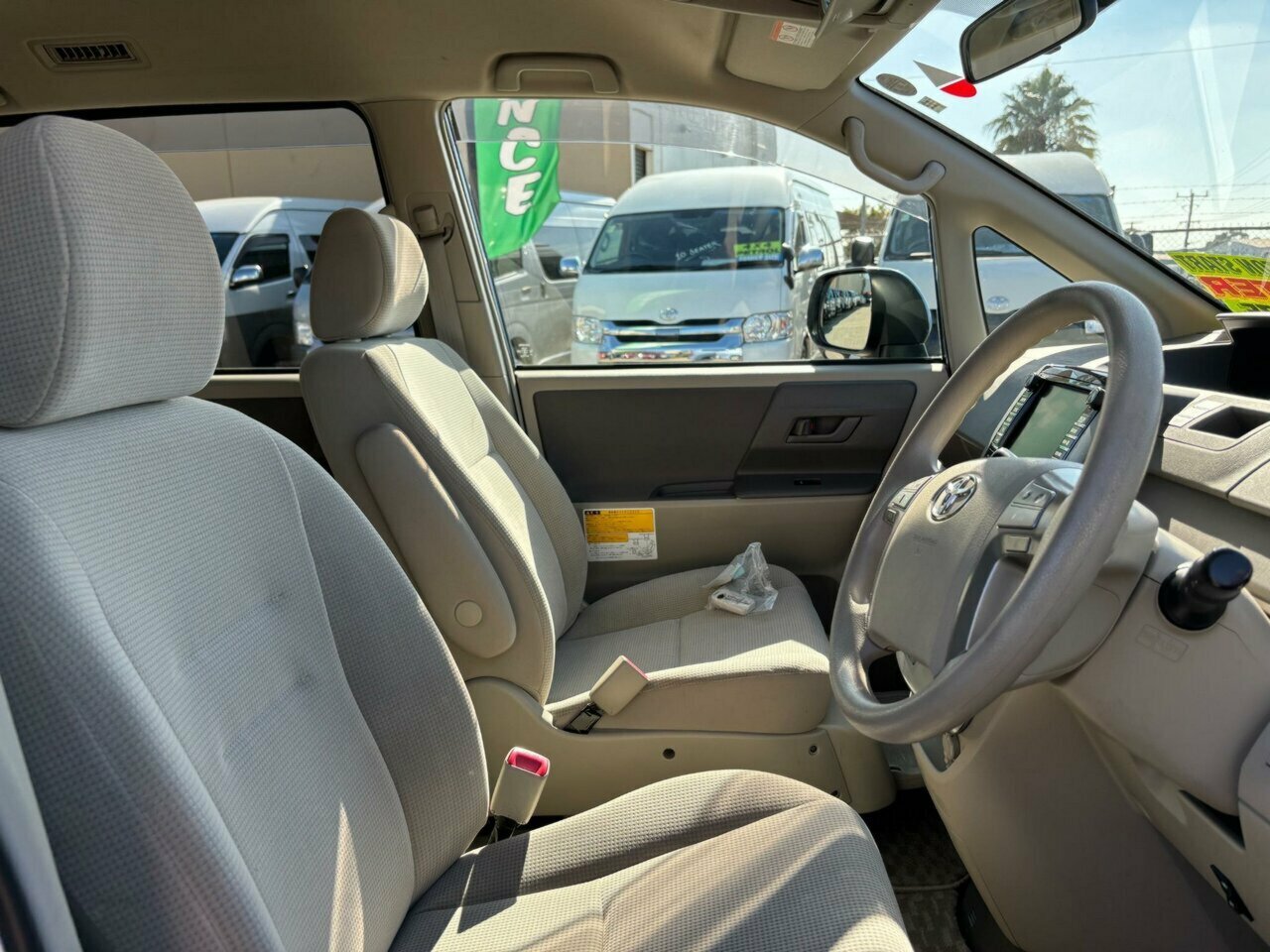 2007 TOYOTA NOAH WHEELCHAIR PETROL 8D COACH