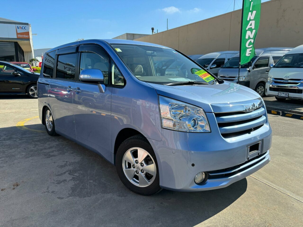 2007 TOYOTA NOAH WHEELCHAIR PETROL 8D COACH